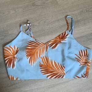 Short top. Great for jeans, skirt and shorts.